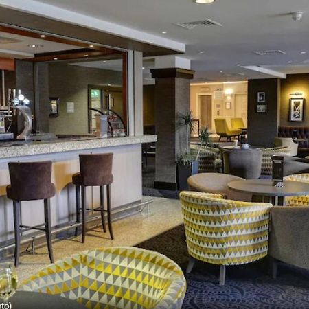 Cresta Court Hotel Altrincham Buitenkant foto