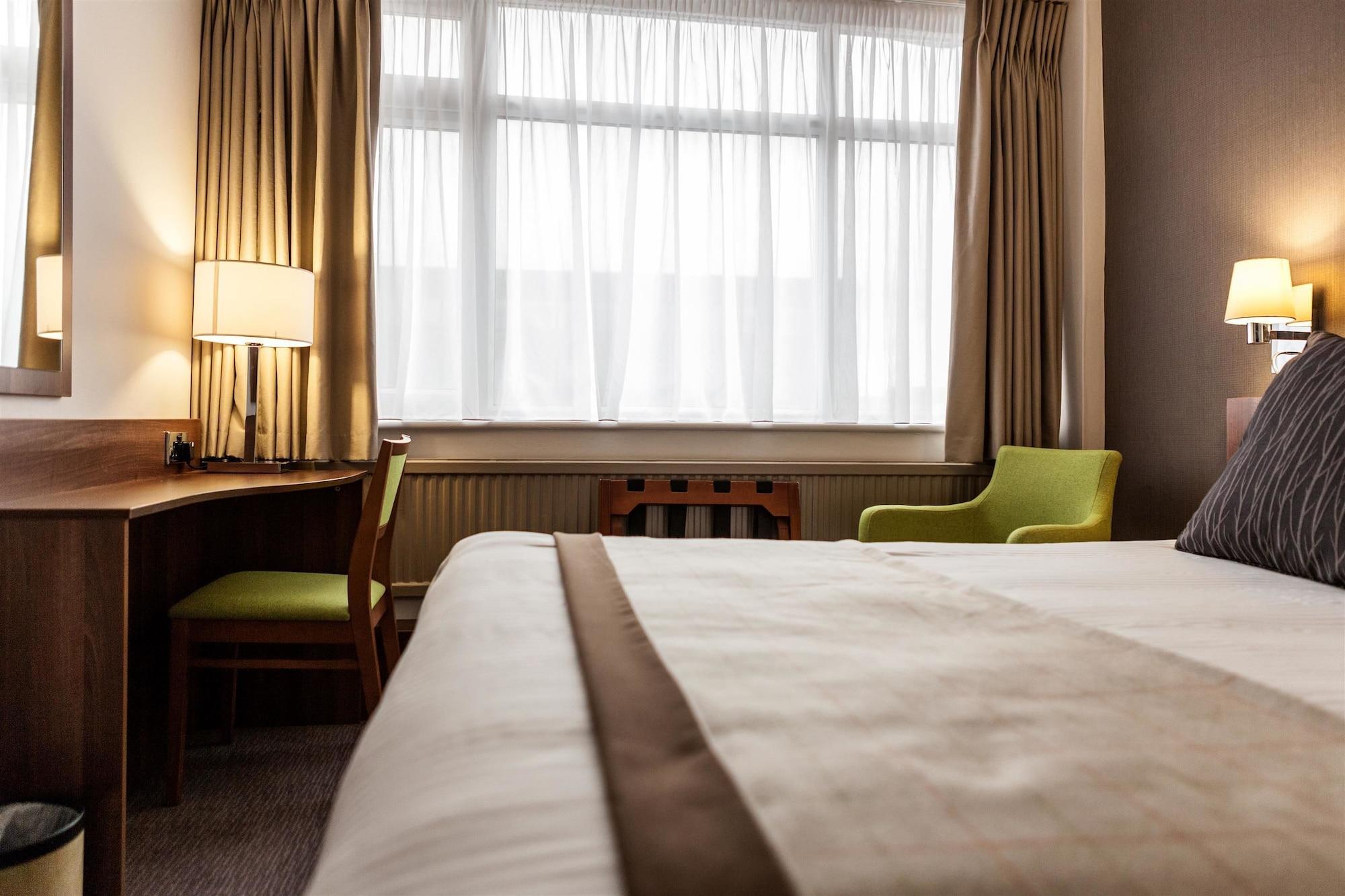 Cresta Court Hotel Altrincham Buitenkant foto