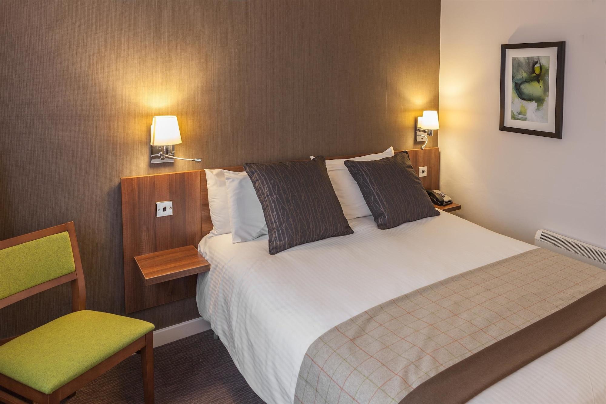 Cresta Court Hotel Altrincham Buitenkant foto