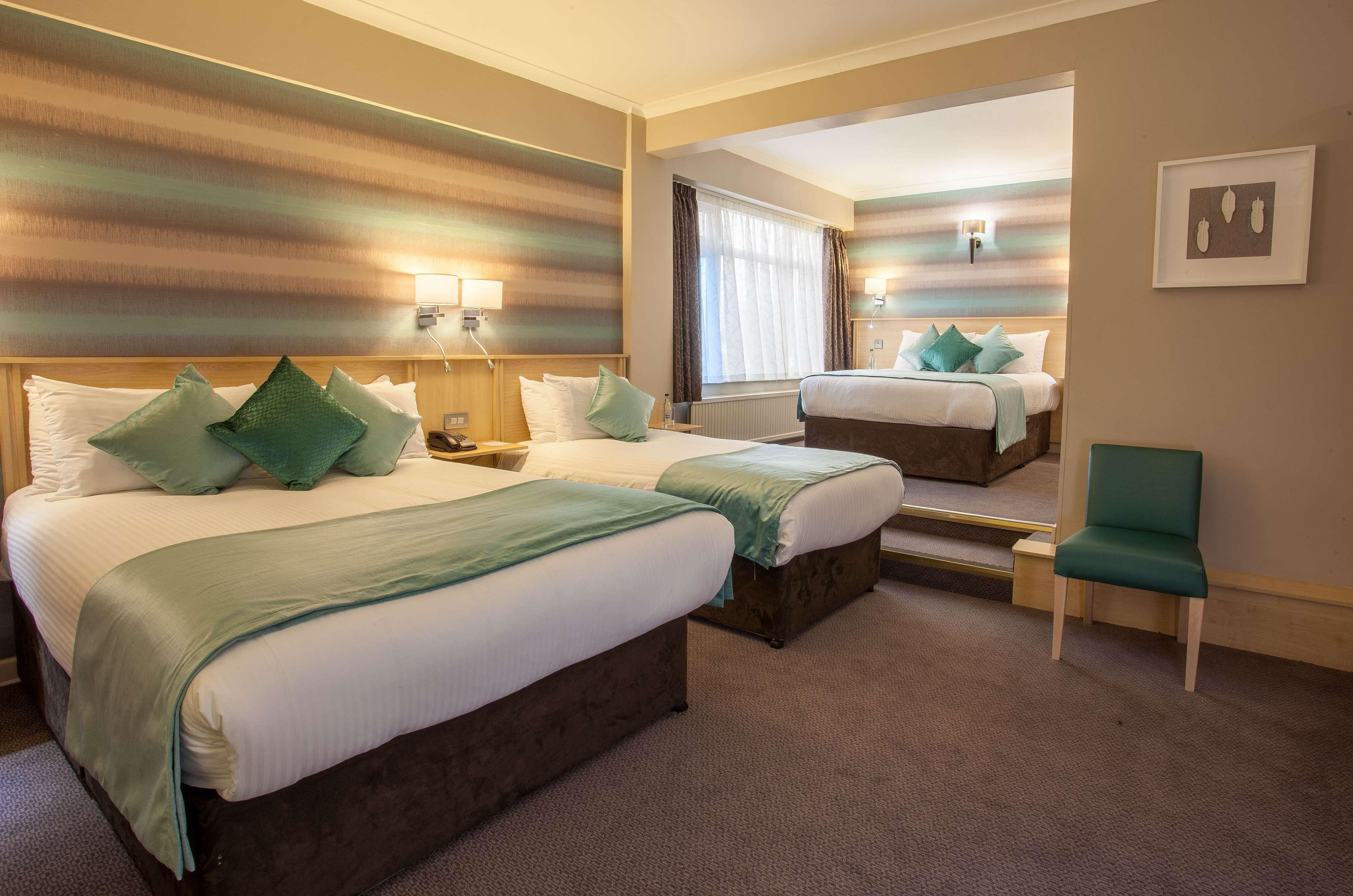 Cresta Court Hotel Altrincham Buitenkant foto