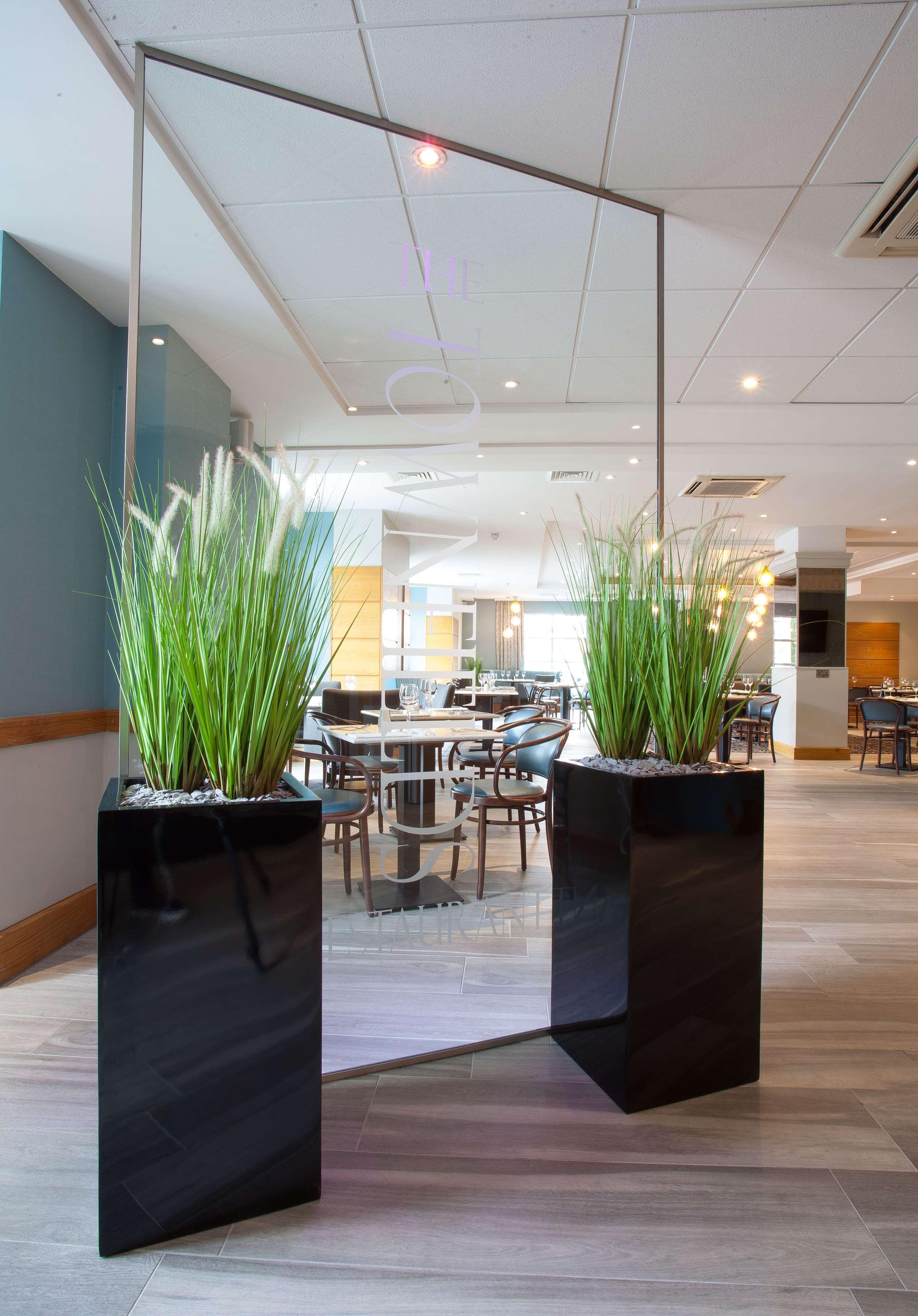 Cresta Court Hotel Altrincham Buitenkant foto