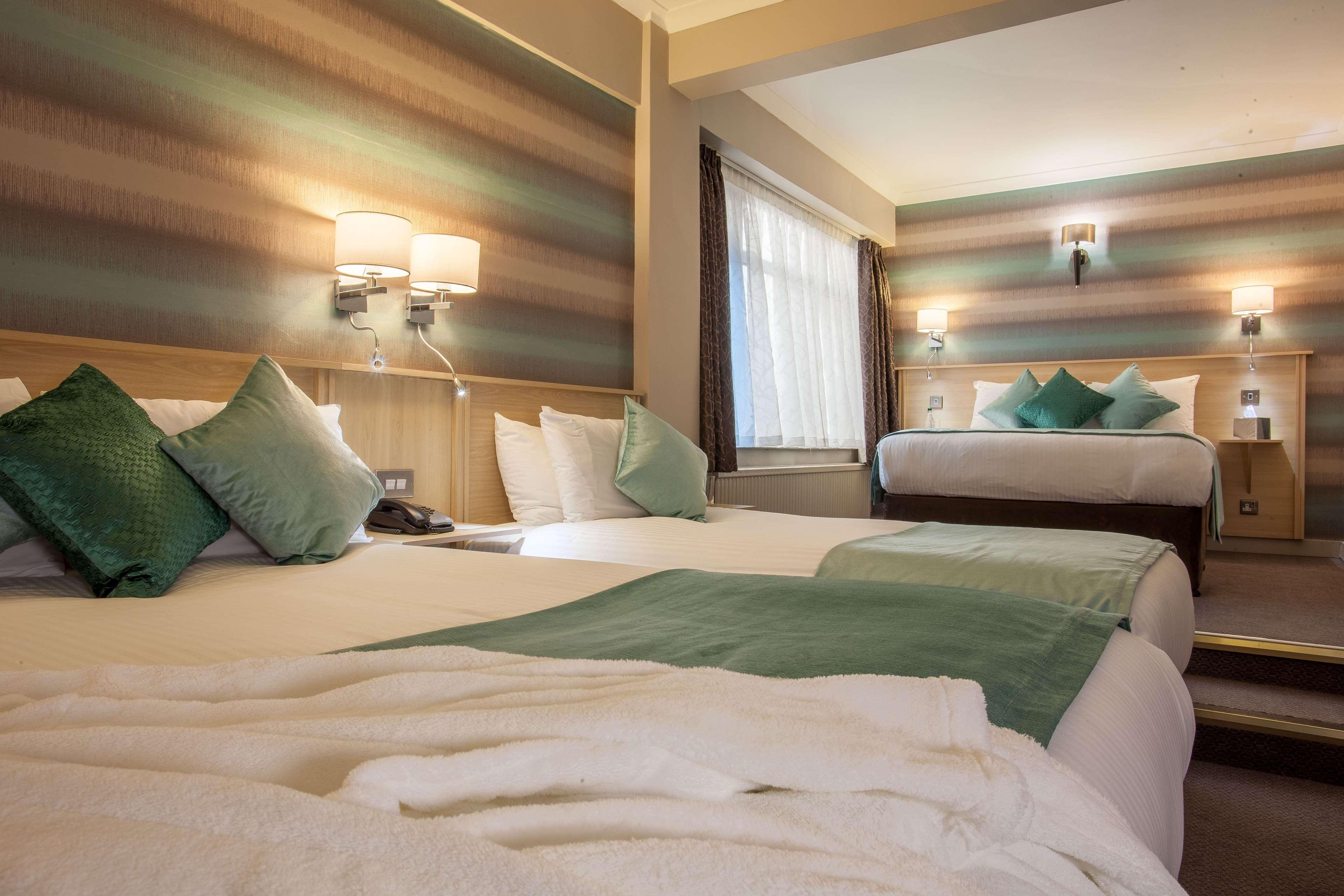 Cresta Court Hotel Altrincham Buitenkant foto