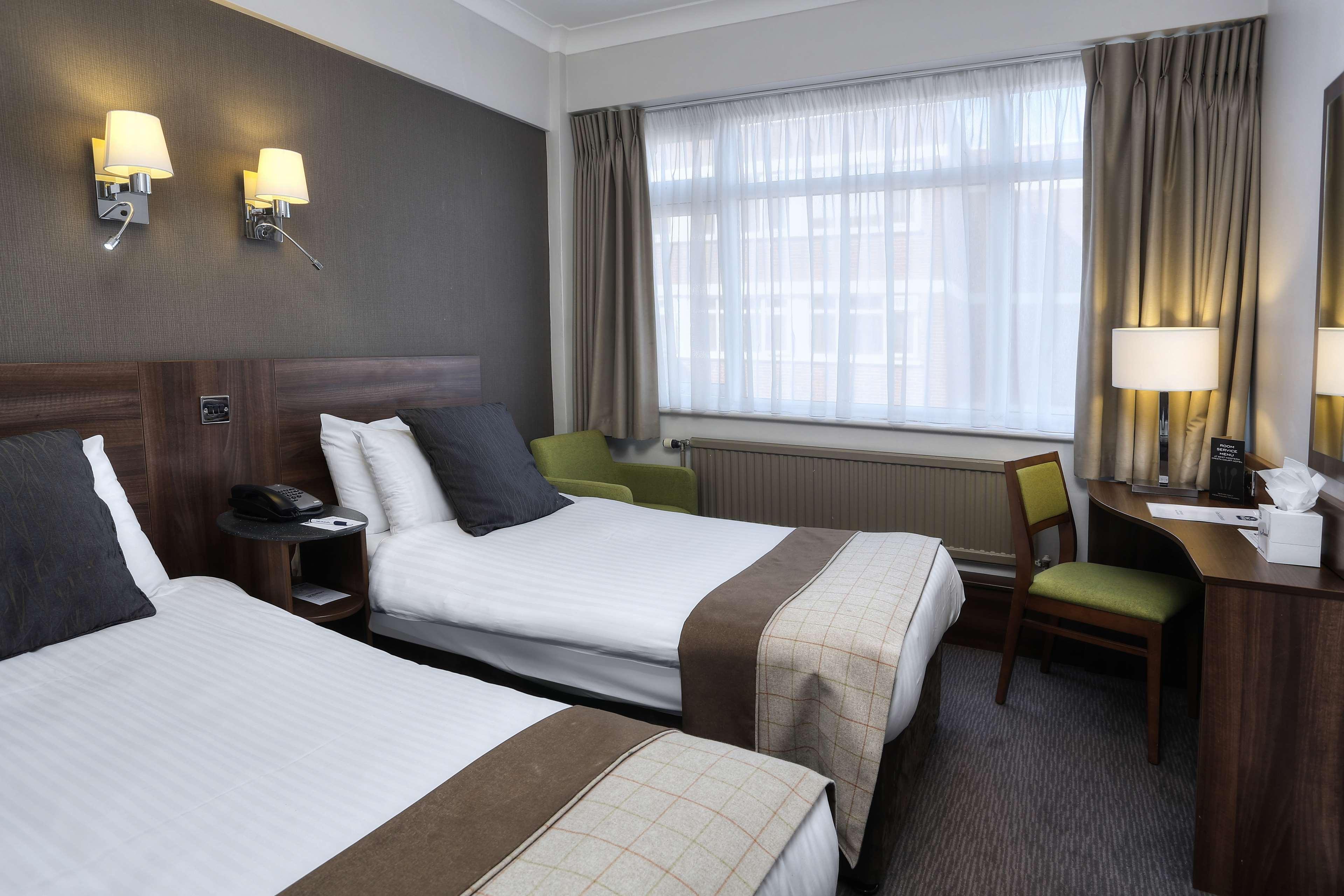 Cresta Court Hotel Altrincham Buitenkant foto