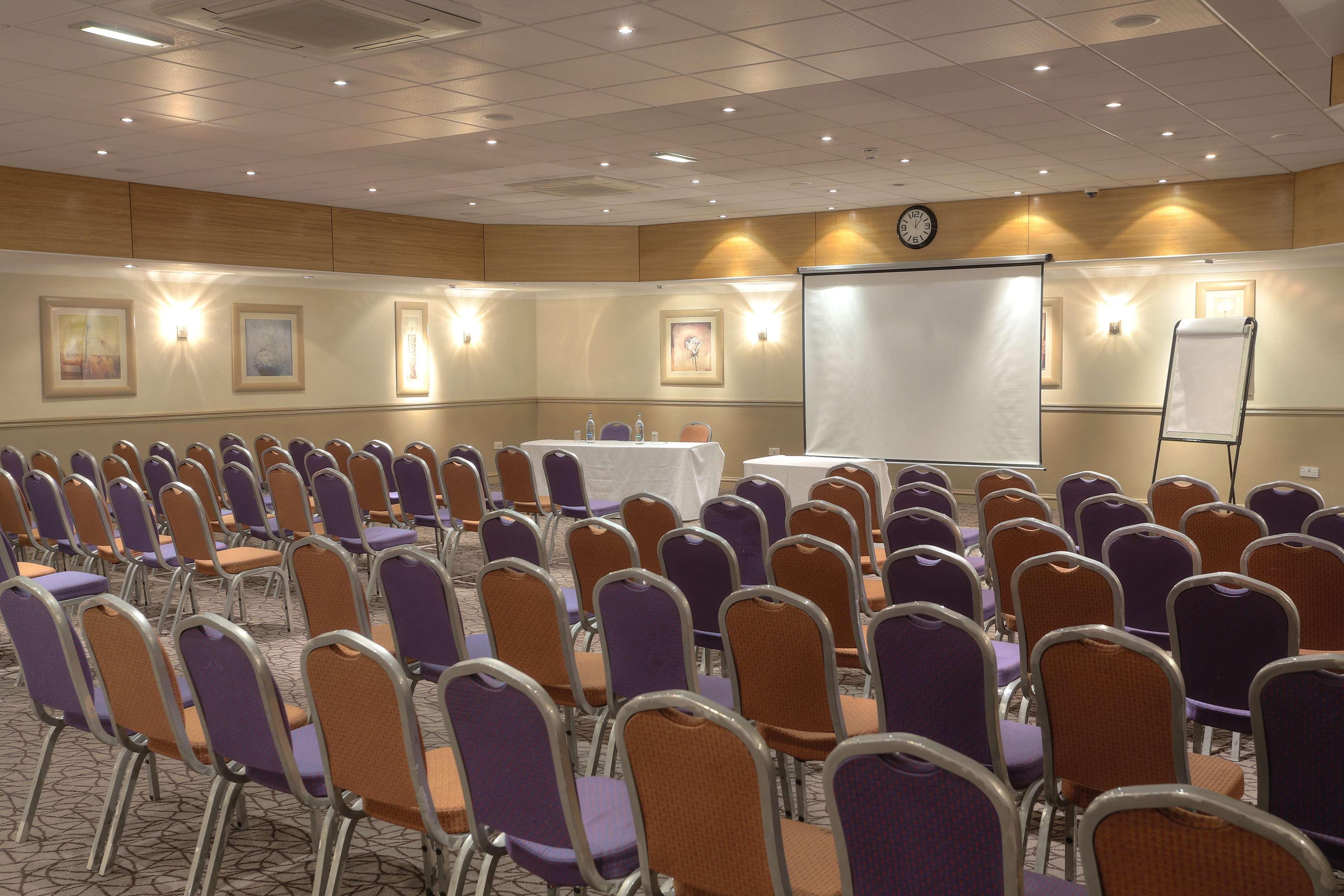 Cresta Court Hotel Altrincham Buitenkant foto