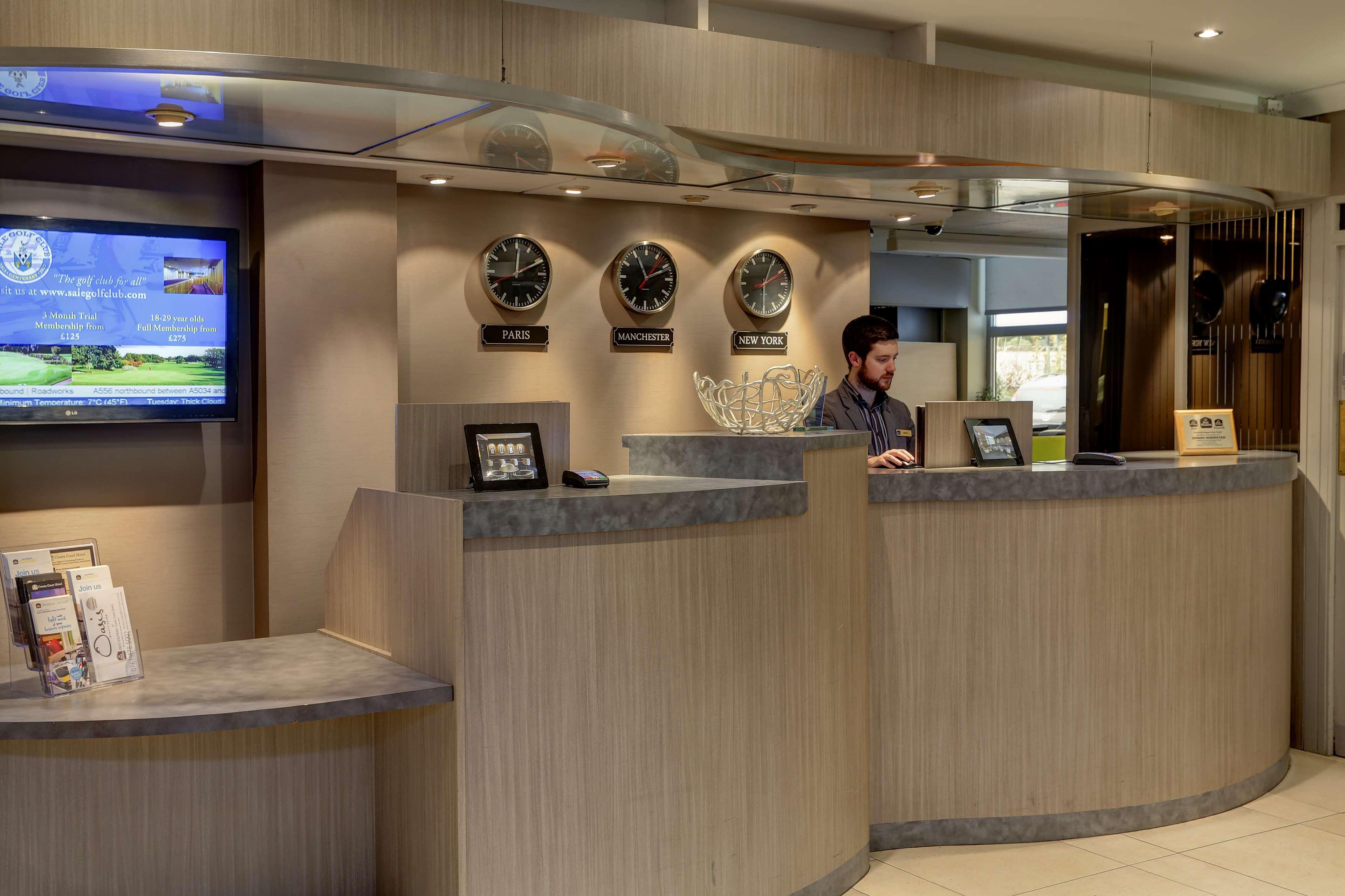 Cresta Court Hotel Altrincham Buitenkant foto