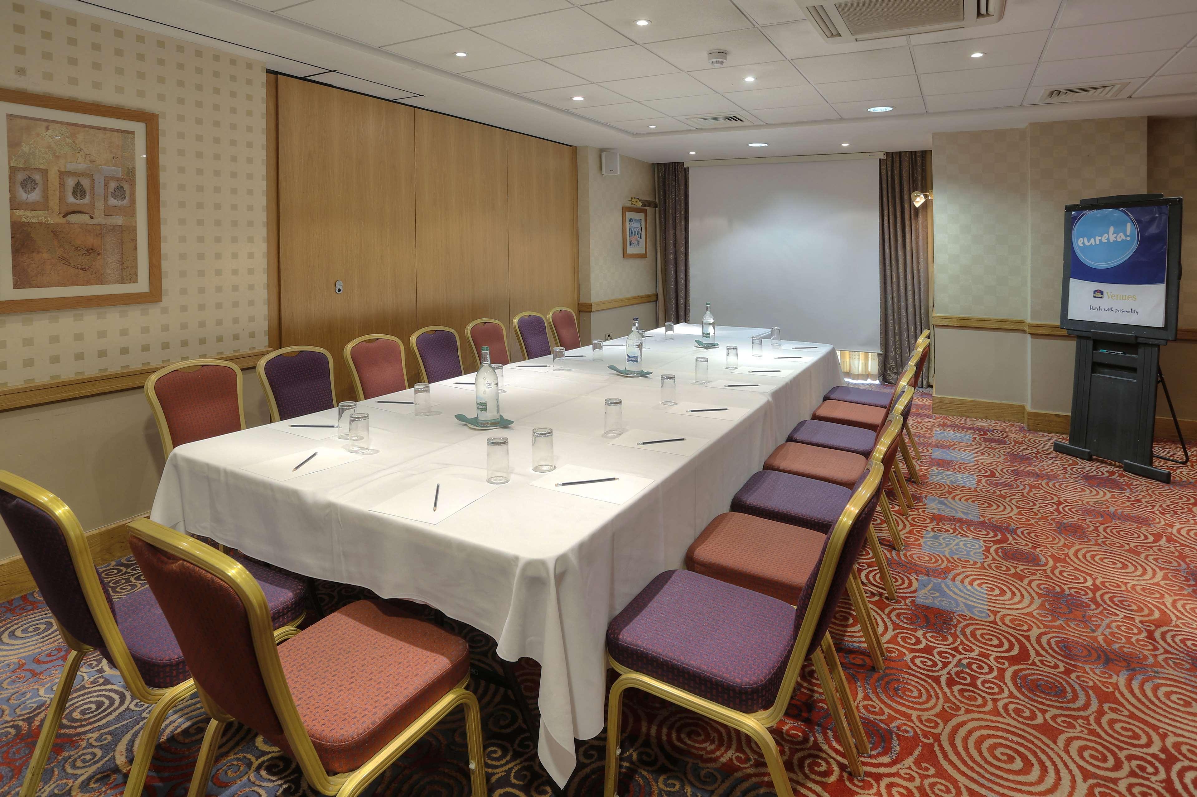 Cresta Court Hotel Altrincham Buitenkant foto