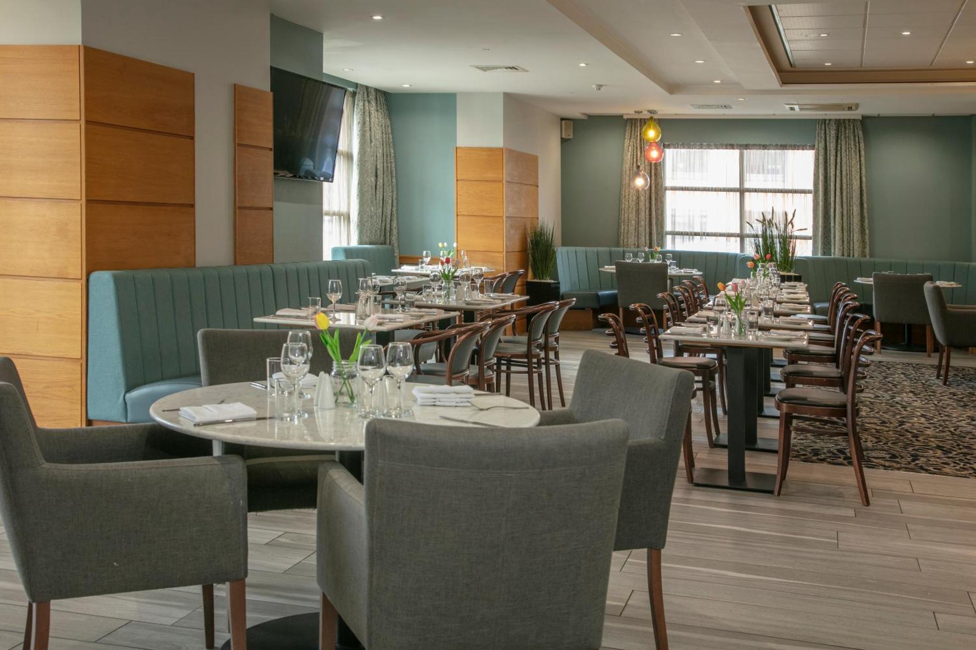 Cresta Court Hotel Altrincham Buitenkant foto