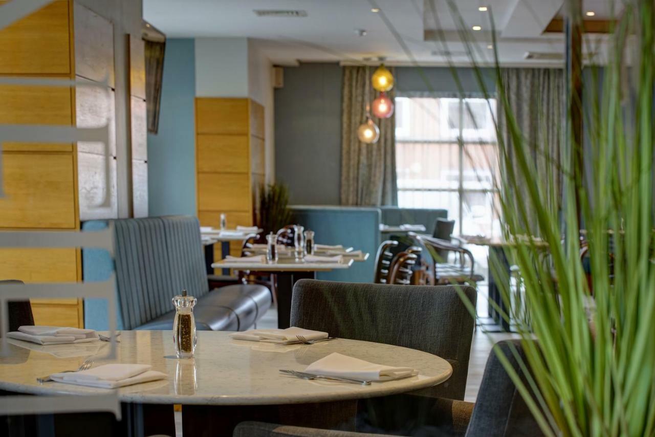 Cresta Court Hotel Altrincham Buitenkant foto